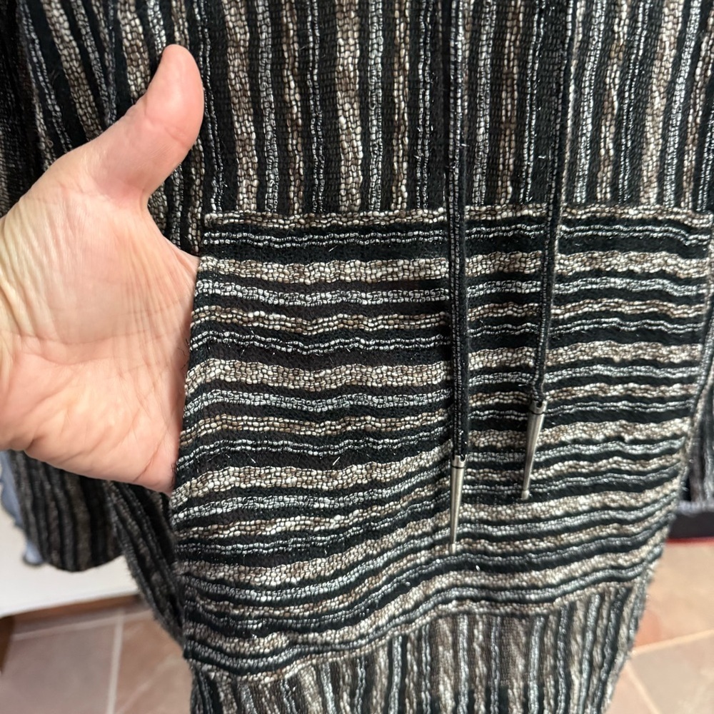 Vena Cava Women’s Black Striped Boho Baja Hooded Pullover V-Neck Sweater Size 6 - Picture 8 of 8